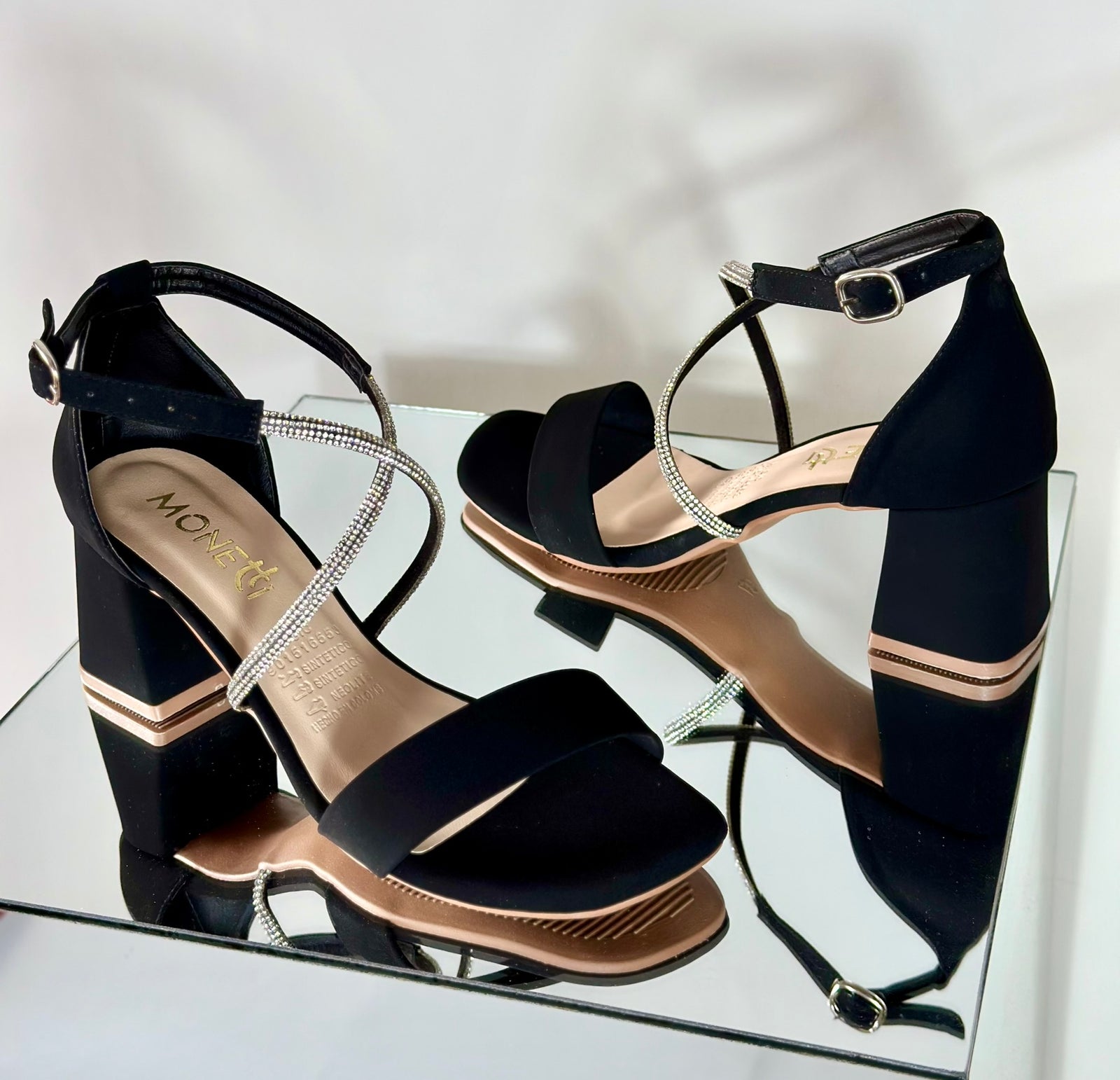 Tacón Pao negro 5/2